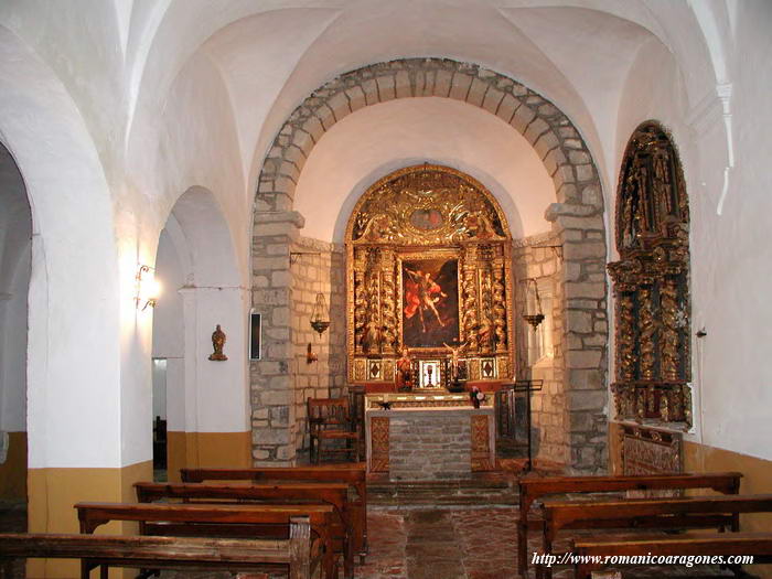 INTERIOR DEL TEMPLO HACIA SU CABECERA