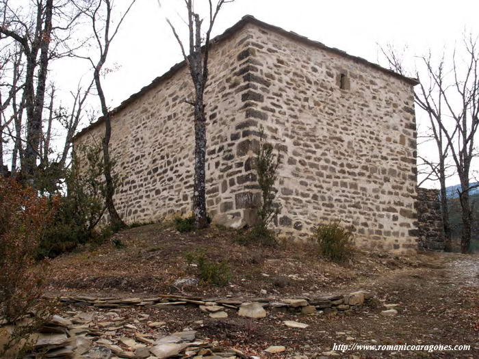 TEMPLO DESDE EL NOROESTE