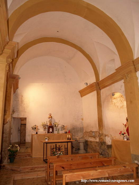 INTERIOR DEL TEMPLO HACIA LA CABECERA, A PONIENTE