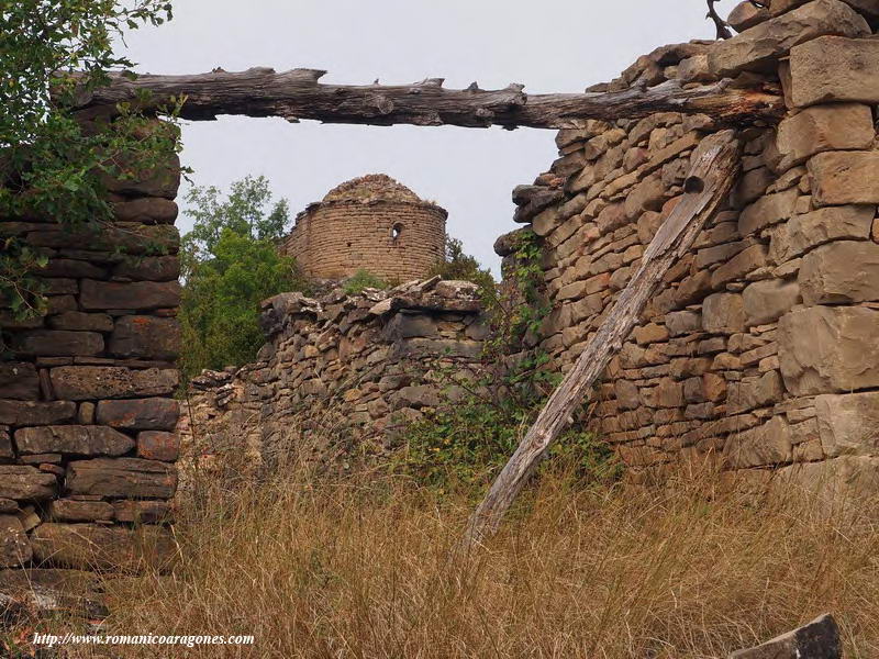 EL TAMPLO DESDE LAS RUINAS DEL DESPOBLADO