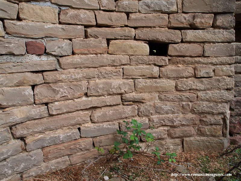 DETALLE DEL APAREJO ABSIDAL INTERIOR