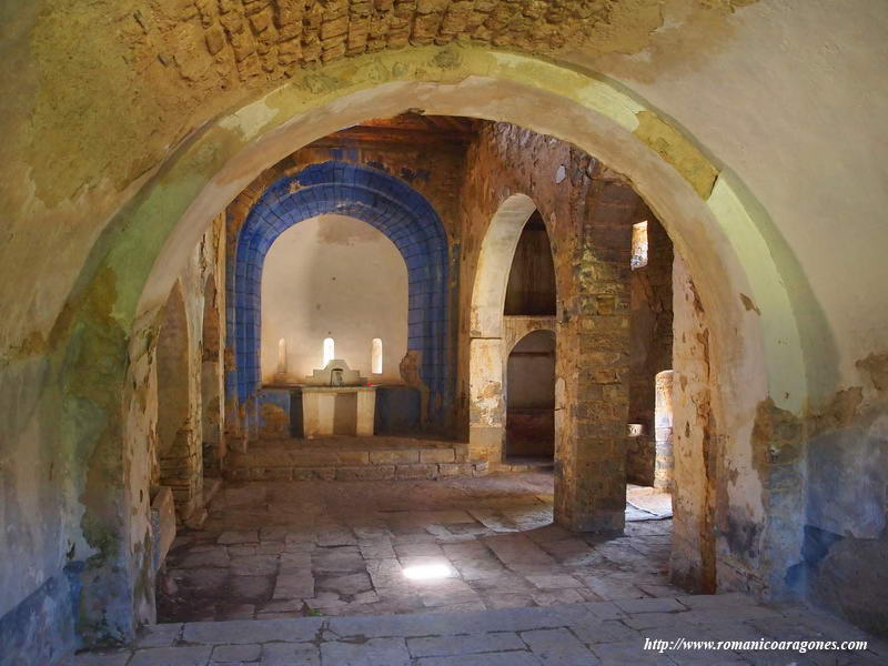 EL INTERIOR DESDE EL CORO AÑADIDO A LOS PIES DEL TEMPLO