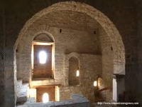 PRIMITIVA PUERTA DE ENTRADA AL INTERIOR, DESDE LA NAVE CENTRAL