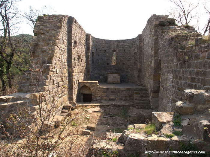 INTERIOR DEL TEMPLO DESDE PONIENTE