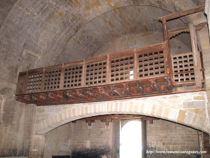 CORO ALTO MUDEJAR A LOS PIES DEL TEMPLO