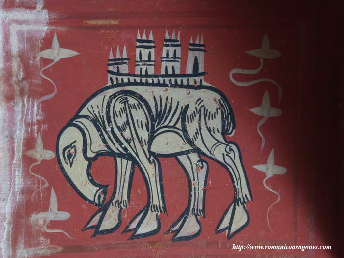 ELEFANTE CON CIUDAD TORREADA A LOS LOMOS