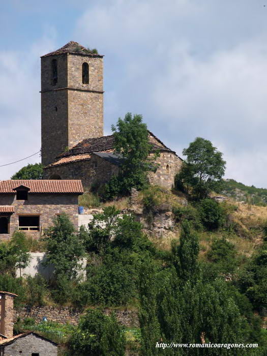 VISTA SURESTE DE LA IGLESIA Y CASERO