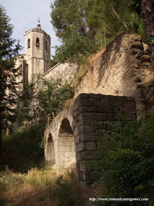 ARCOSOLIOS EN LA SUBIDA A LA PEA