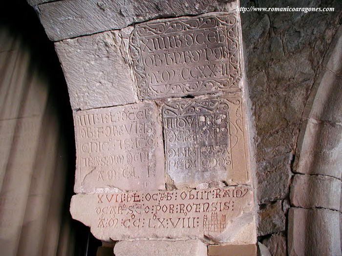 DECORACIÓN DEL INTRADOS LINDANTE CON EL MURO NORTE DEL TEMPLO