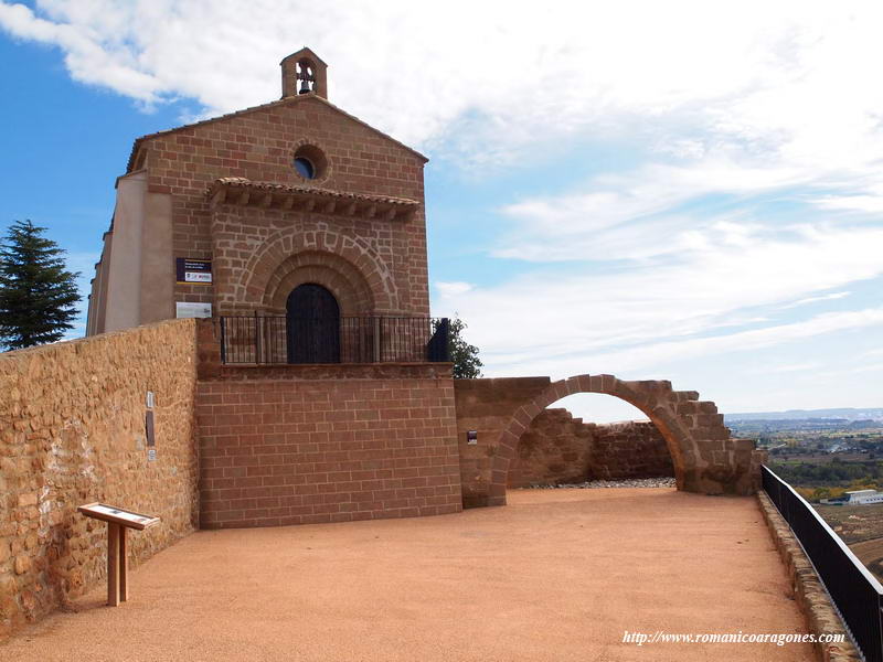 VISTA OESTE DEL TEMPLO Y RESTOS DEL SEMINARIO