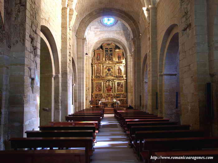 INTERIOR DEL TEMPLO HACIA LA CABECERA