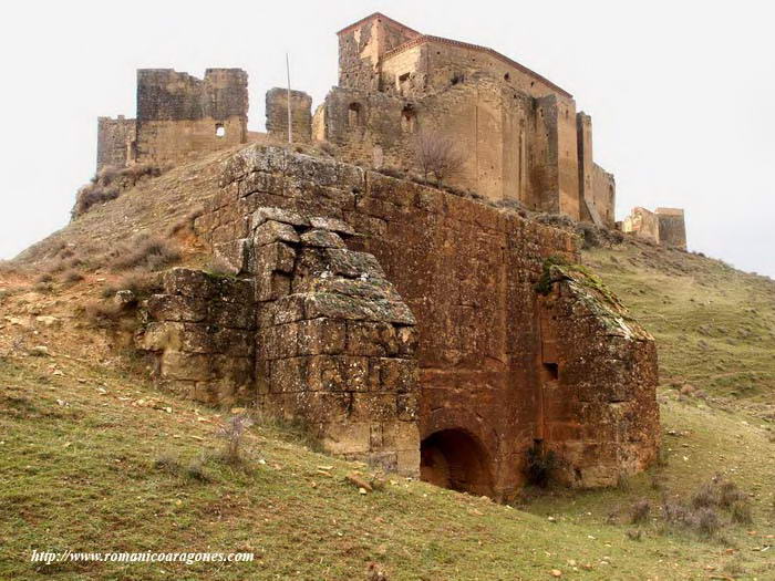 RESTOS DE TORRE ALBARRANA  REUTILIZADA COMO HORNO DE ALFARERO