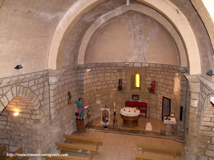 INTERIOR DEL TEMPLO HACIA LA CABECERA