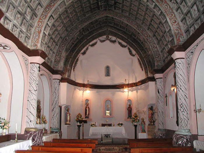 INTERIOR DEL TEMPLO HACIA LA CABECERA