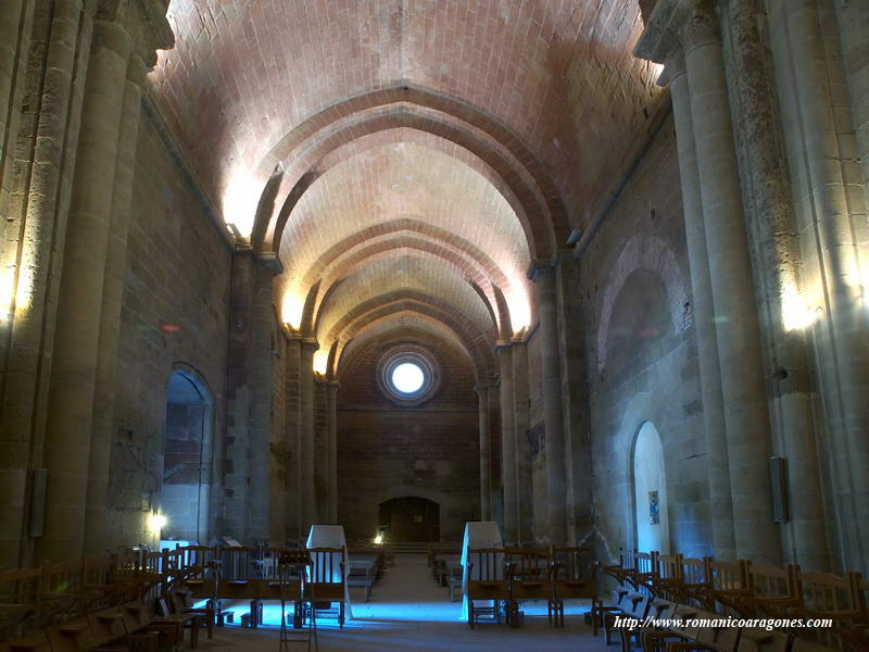 VISTA DE LA NAVE HACIA LOS PIES, DESDE EL ALTAR