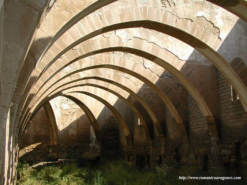 RUINAS DEL DORMITORIO DE MEDIAS CRUCES