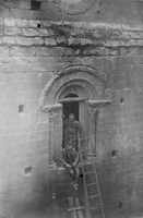 CONJUNTO Y VENTANA DEL MURO DE LA IGLESIA (PATIO INTERIOR)