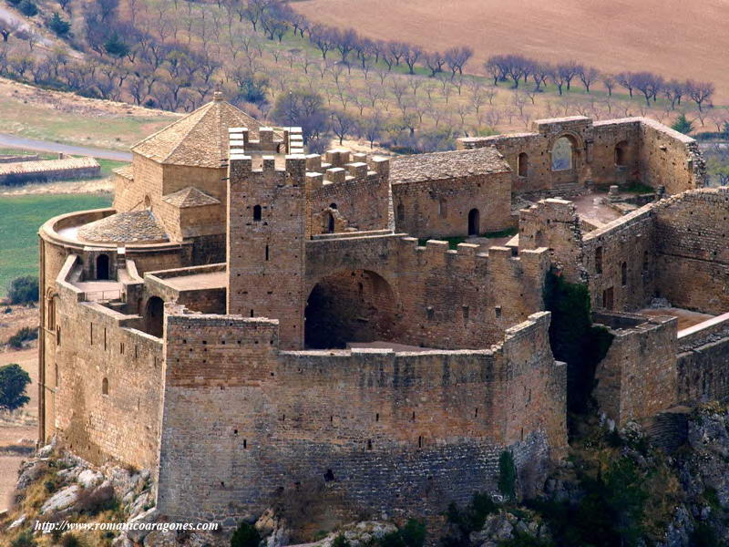 IGLESIA LOMBARDA Y MIRADOR DE LA REINA, DESDE TORRE DE LA REINA