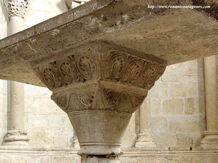 CAPITEL EN LA MESA DEL ALTAR DE SAN PEDRO DE LOARRE