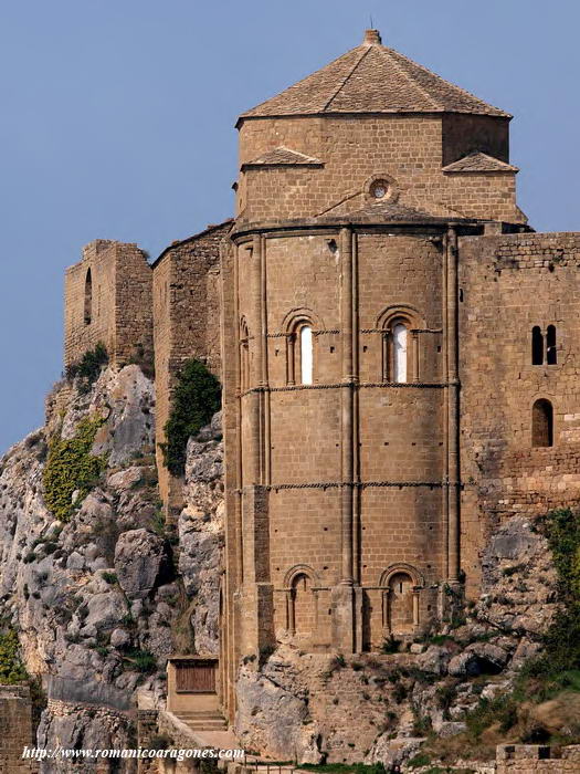 BSIDE DE LA IGLESIA DE SAN PEDRO: VERDADERO CUBO DE MURALLA