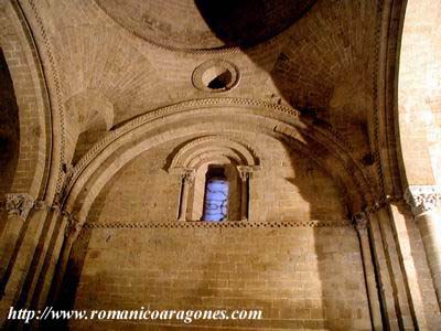 MURO SUR: DETALLE PRIMER TRAMO DE LA NAVE Y ARRANQUE BVEDA