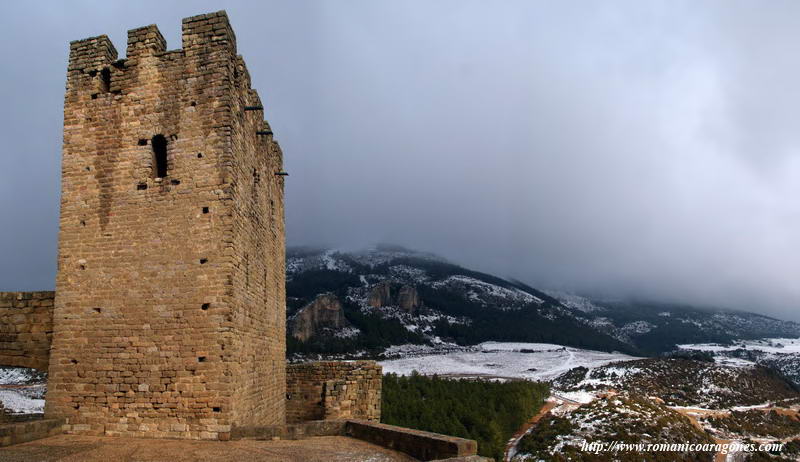 VISTA NORTESTE DEL CASTILLO, DESTACANDO LA TORRE DEL HOMENAJE