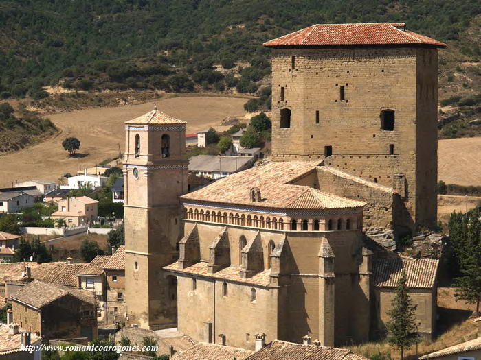 VISTA GENERAL DE IGLESIA Y CASTILLO DE BIEL