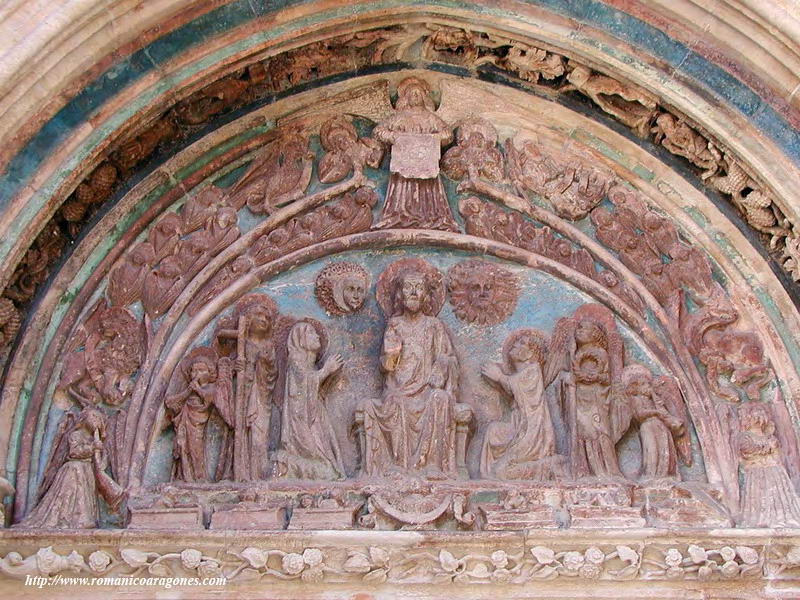 DECORACION DEL TIMPANO DE LA PUERTA DEL PERDON