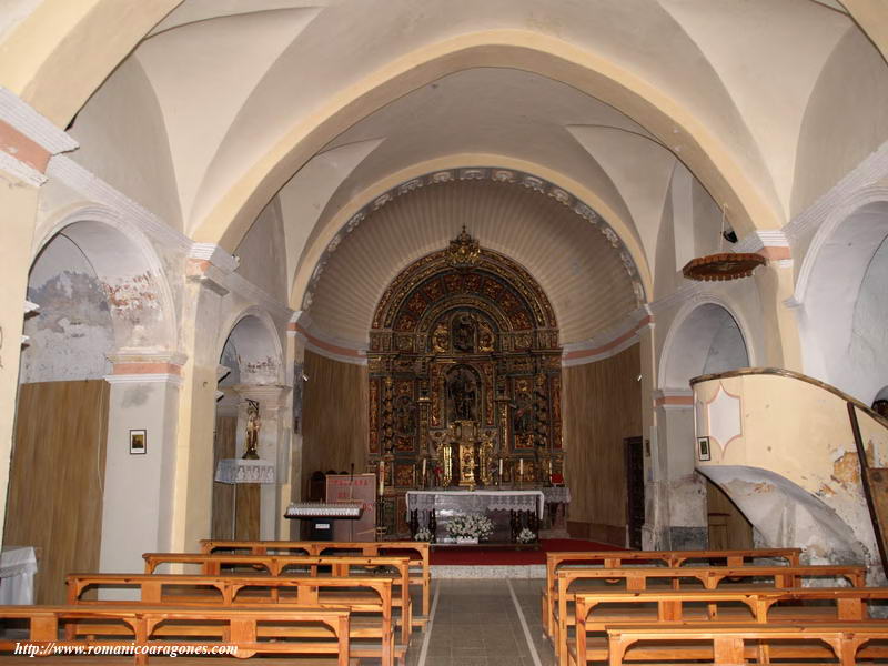 INTERIOR DEL TEMPLO HACIA LA CABECERA