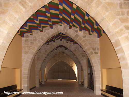 INTERIOR DEL TEMPLO HACIA LA CABECERA