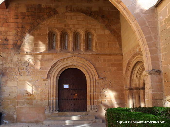 PORTADAS DE ACCESO AL ATRIO DE LA IGLESIA Y AL CLAUSTRO