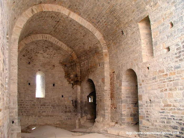 INTERIOR DEL TEMPLO 2002