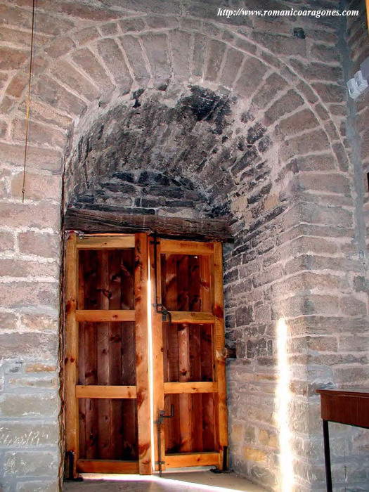 INTERIOR PUERTA ACCESO